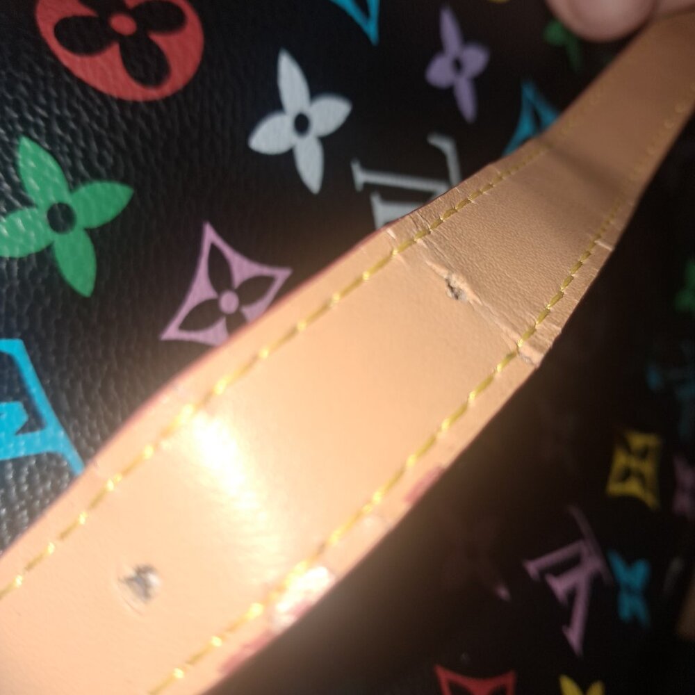 Really nice bucket style bag with change purse - image 6